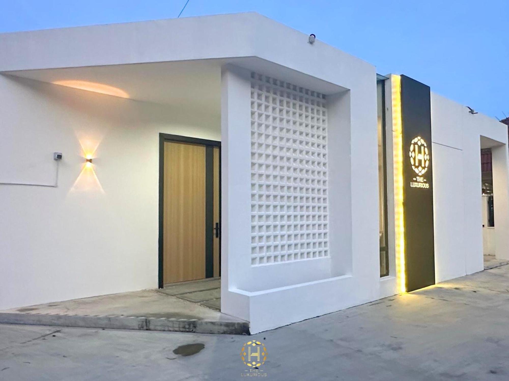 הוילה The Luxurious 27, ג'והור בהרו מראה חיצוני תמונה
