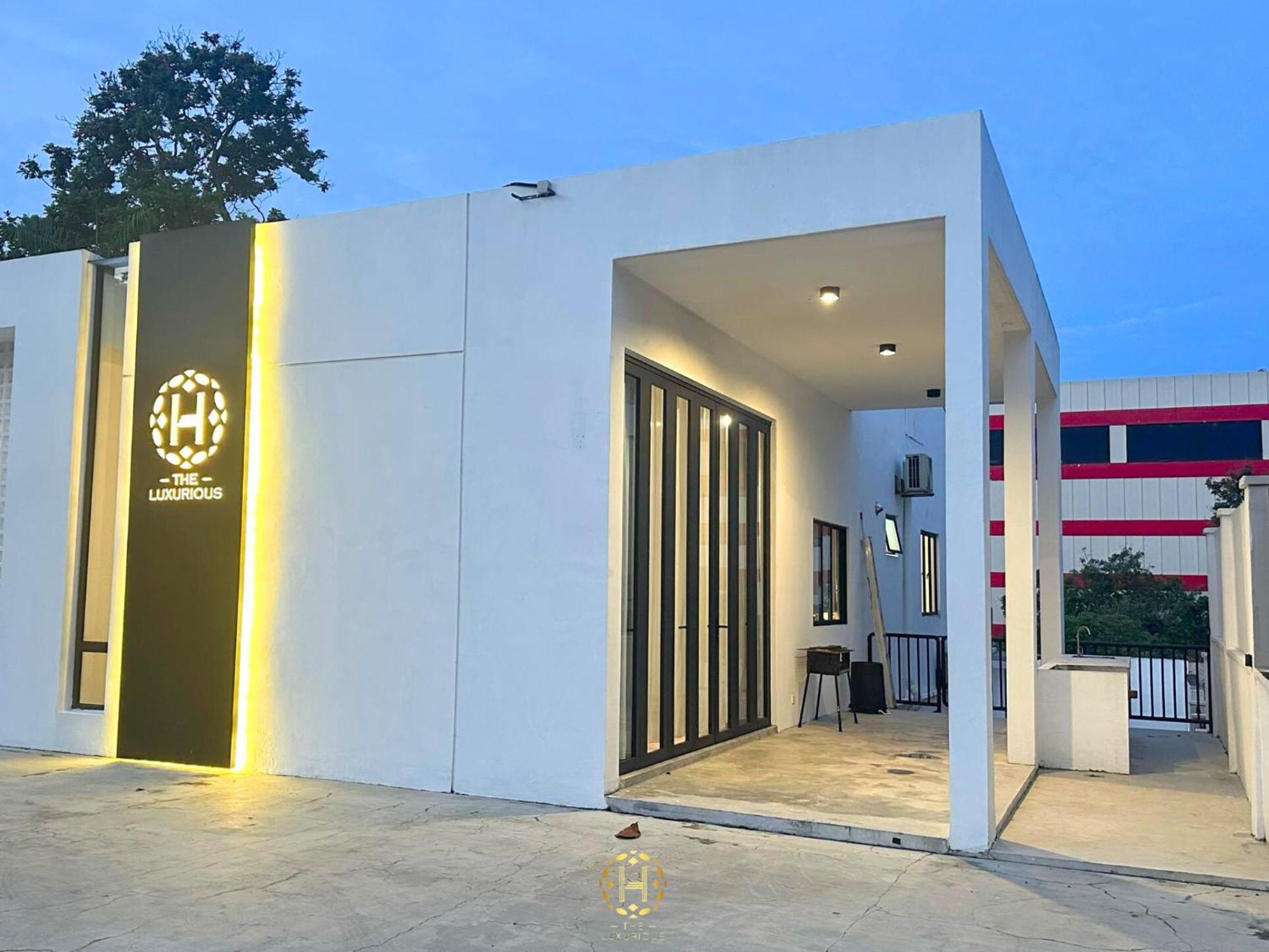 הוילה The Luxurious 27, ג'והור בהרו מראה חיצוני תמונה
